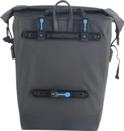 De HikeMeister® Prophete Roll Top E Bike Luxe Waterdichte Enkele 19 Liter Fietstas – Zwart – Met Reflectie Veiligheid – 100% Waterdicht Met Schouderriem 13 De HikeMeister® Prophete Roll Top E Bike Luxe Waterdichte Enkele 19 Liter Fietstas – Zwart – Met Reflectie Veiligheid – 100% Waterdicht Met Schouderriem -Fietsen Kortingswinkel 1134x1200 1