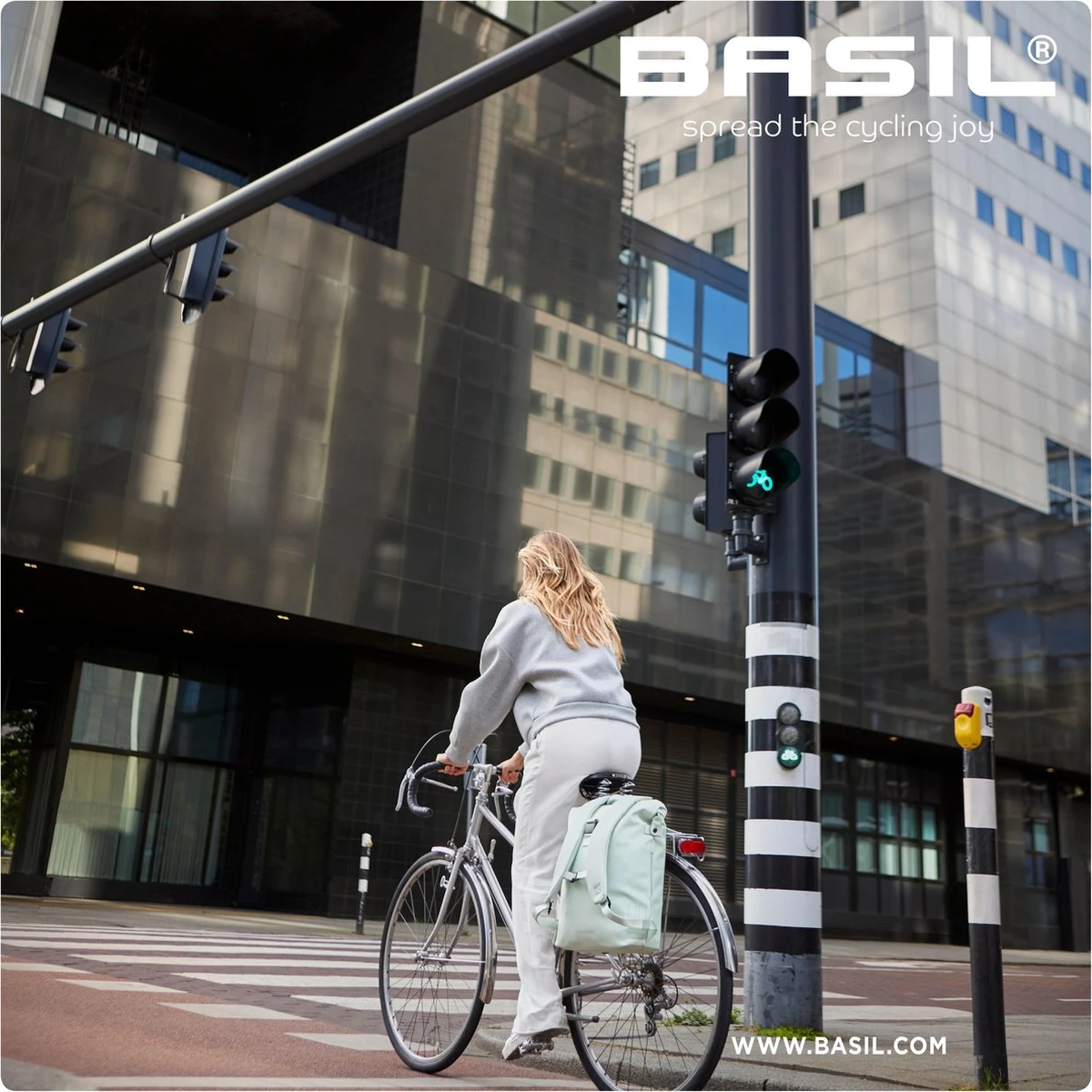 Basil SoHo Fietsrugzak Nordlicht - Enkele Fietstas - Mosgroen - 17 Liter 11 Basil SoHo Fietsrugzak Nordlicht - Enkele Fietstas - Mosgroen - 17 Liter - Afbeelding 11