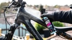 Muc-Off Matt Finish Detailer Beschermspray 250ML 8 Muc-Off Matt Finish Detailer Beschermspray 250ML -Fietsen Kortingswinkel 1200x675 8