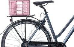 Basil Fietskrat S - Small - 17.5 Liter - Roze -Fietsen Kortingswinkel 1200x768 2