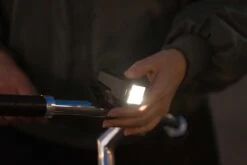 AXA Niteline T4R LED Fietslampjes Voor En Achter - Fietsverlichting USB Oplaadbaar -Fietsen Kortingswinkel 1200x800 32