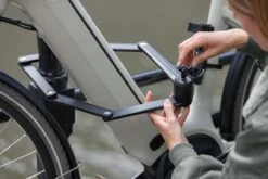 AXA Fold 100 Vouwslot - Fietsslot - Voor Elk Type Fiets - Met Houder - 100 Cm - Zwart -Fietsen Kortingswinkel 1200x800 55