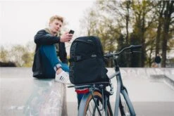 Basil Flex Fietsrugzak - Enkele Fietstas - 17 Liter - Zwart -Fietsen Kortingswinkel 1200x803