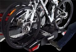 Thule EasyFold 931 Fietsendrager - 2 E-bikes - 13 Polig - Kantelbaar -Fietsen Kortingswinkel 1200x821 2