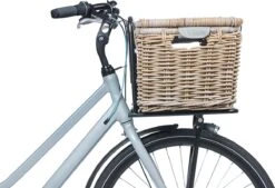 Basil Denton Fietsmand L - Voor - Rotan - Grijs - Large -Fietsen Kortingswinkel 1200x822 1