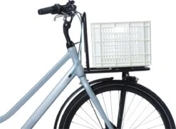 Basil Fietskrat M - Medium - 27 Liter - Wit -Fietsen Kortingswinkel 1200x877