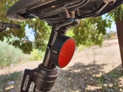 Fiets GPS Tracker - Zonder Simkaart - Inclusief Originele Samsung SmartTag - Alleen Voor Samsung -Tot 1 Jaar Batterij - Android - Reflector - Fiets Reflector - Wereldwijd GPS - Antidiefstal - Rood - Locus Amicus -Fietsen Kortingswinkel 1200x900 42