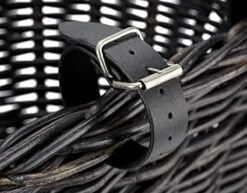 Basil Darcy L Fietsmand - Voor - Rotan - Inclusief Riempjes - Zwart Melee 9 Basil Darcy L Fietsmand - Voor - Rotan - Inclusief Riempjes - Zwart Melee -Fietsen Kortingswinkel 1200x936 1