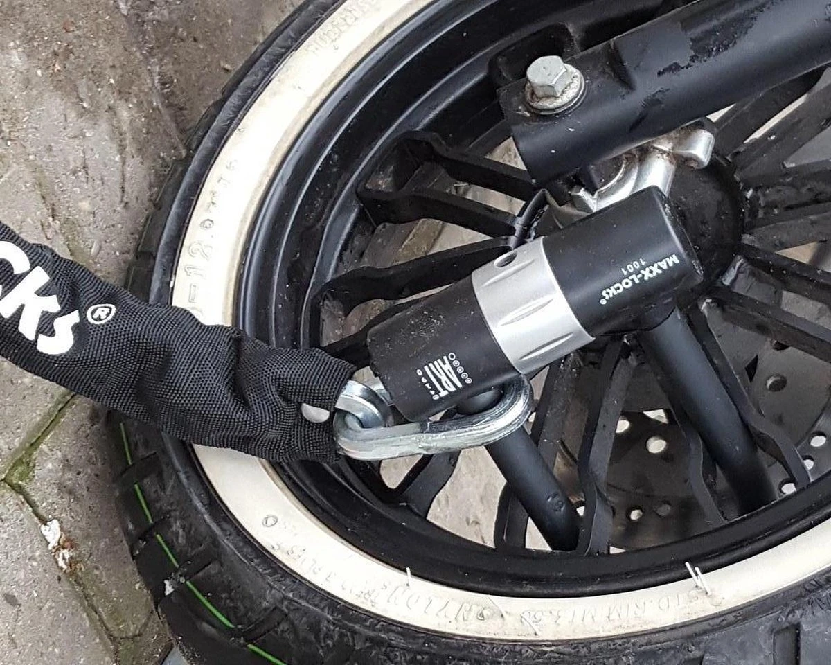 Maxx-Locks Tirau Scooterslot / Motorslot ART 4 Kettingslot + Loop - 150cm 9 Maxx-Locks Tirau Scooterslot / Motorslot ART 4 Kettingslot + Loop - 150cm - Afbeelding 9