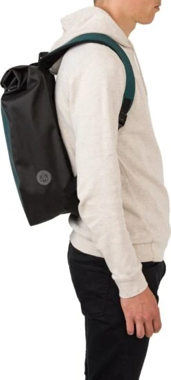 AGU Rugzak Shelter - Blauw - 21L - Waterdicht - Roll-top -Fietsen Kortingswinkel 542x1200