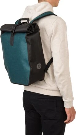 AGU Rugzak Shelter - Blauw - 21L - Waterdicht - Roll-top -Fietsen Kortingswinkel 681x1200
