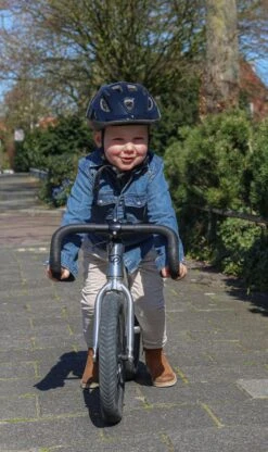 BBB Cycling Boogy Fietshelm - Kind - Maat M - Glanzend Zwart - BHE-37 -Fietsen Kortingswinkel 713x1200