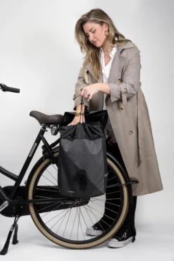 Ekostar® Online Shopping - Dubbele Fietstas - Donker En Licht Grijs - Waterafstotend - Fietstas - 34 Liter - Fietstassen Elektrische Fietsen -Fietsen Kortingswinkel 799x1200 4
