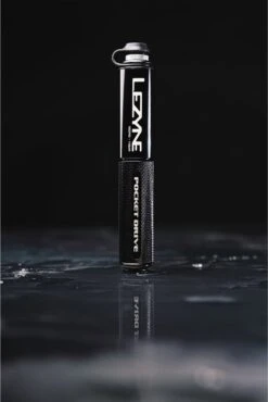 LEZYNE POCKET DRIVE BLACK/HI GLOSS 16 LEZYNE POCKET DRIVE BLACK/HI GLOSS -Fietsen Kortingswinkel 801x1200 1