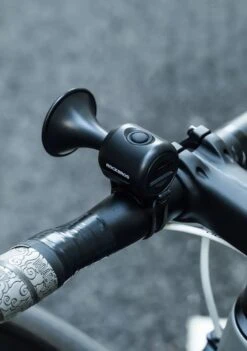 Rockbros Elektrische Fietshoorn - Fietsbellen - Fietstoeter - Zwart - Waterbestendig 12 Rockbros Elektrische Fietshoorn - Fietsbellen - Fietstoeter - Zwart - Waterbestendig -Fietsen Kortingswinkel 845x1200 3