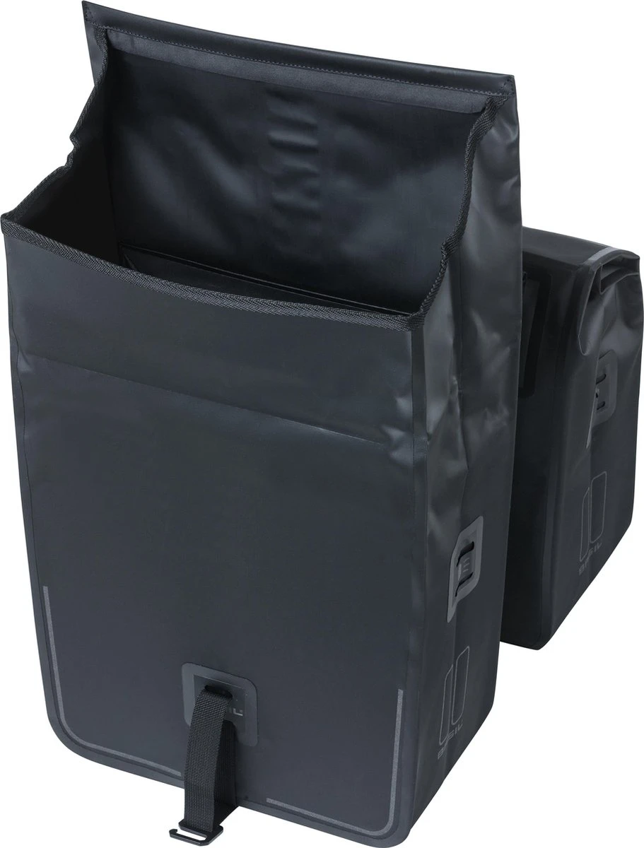 Basil Urban Dry Dubbele Fietstas - Zwart - 50 Liter 8 Basil Urban Dry Dubbele Fietstas - Zwart - 50 Liter - Afbeelding 8